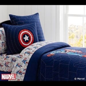 Set of 2 Pottery Barn 26 x 26 Navy Euro Shams Marvel Collection